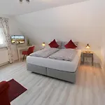 Hotel-pension Achtern Diek 4* Büsum