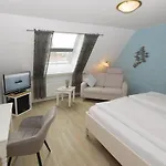 Hotel-pension Achtern Diek بيت ضيافة 4*