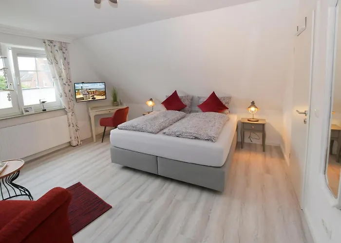 Hotel-pension Achtern Diek 4* ビューズム